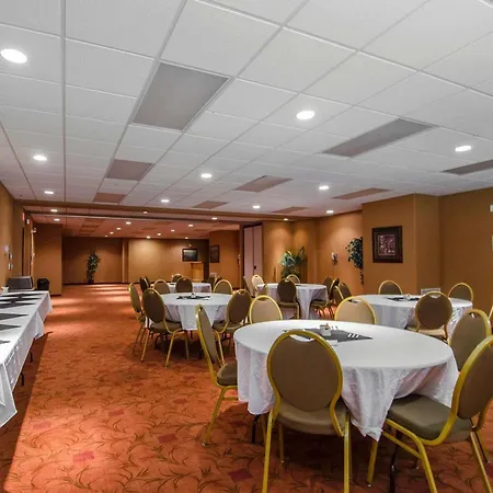 Quality Inn & Suites Grande Prairie-2