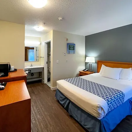 Econo Lodge Inn & Suites Calgary - University-2