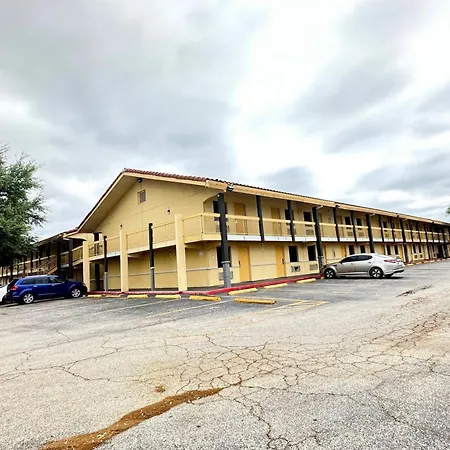 Coratel Inn & Suites By Jasper Wonderland-2