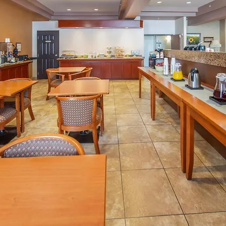 Quality Inn & Suites Lethbridge East-2