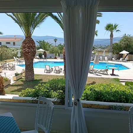 Leonidas Hotel & Studios-3