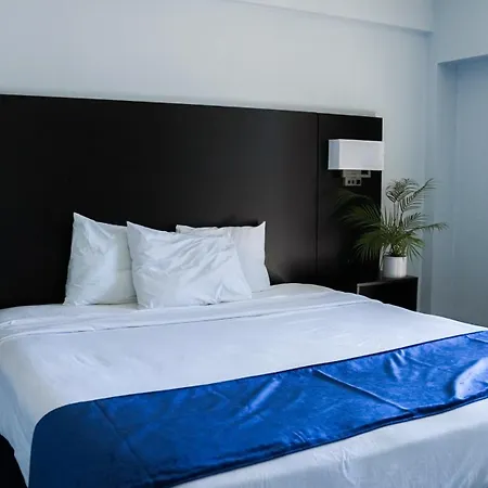 Sun And Sand Resort Oceanfront Suites-3