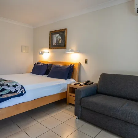 Novena Palms Motel-3