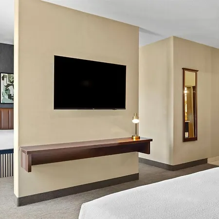 Ramada By Wyndham Drumheller Hotel & Suites-2