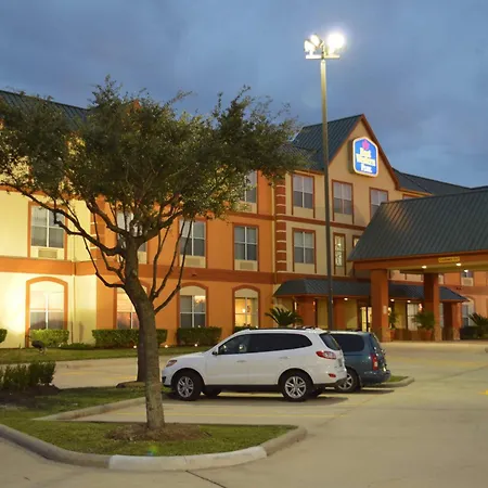 Best Western Plus Hobby Airport Inn & Suites-3