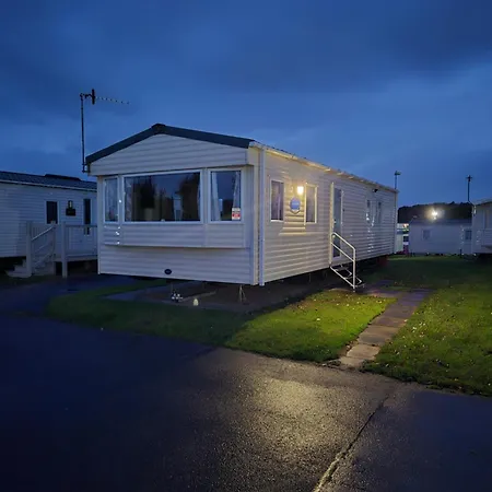 Cayton Bay Gosling 2-3