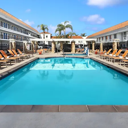 Tropicana Inn & Suites-3