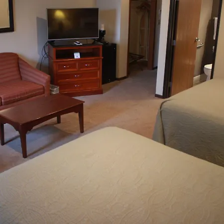 Shawano Four Seasons Resort-3