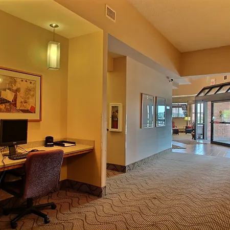 Comfort Inn & Suites Madison - Airport-3