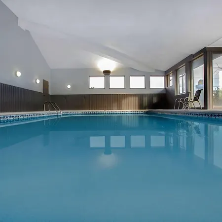 Days Inn By Wyndham Barrie-3