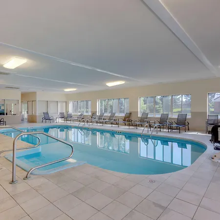 Quality Inn & Suites Sandusky-3