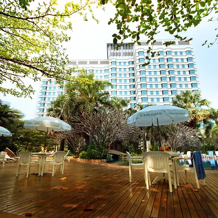 Rama Gardens Hotel Bangkok-3