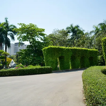 Rama Gardens Hotel Bangkok-2