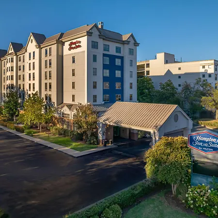 Hampton Inn & Suites Nashville-Vanderbilt-Elliston Place-3