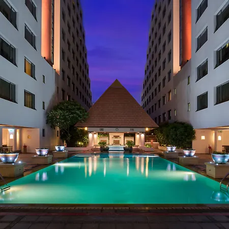 Twin Towers Hotel-3
