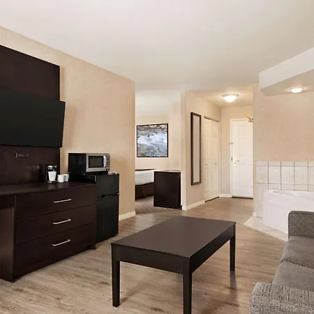 Days Inn By Wyndham Saskatoon-2