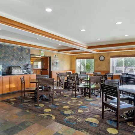Best Western Plus Ellensburg Hotel-3