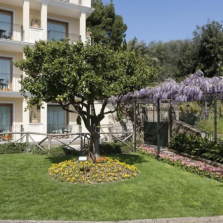 Grand Hotel Capodimonte-2