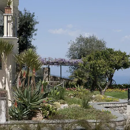 Grand Hotel Capodimonte-3