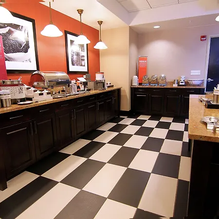 Hampton Inn & Suites Grand Forks-2