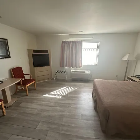 Jolly Roger Hotel-3