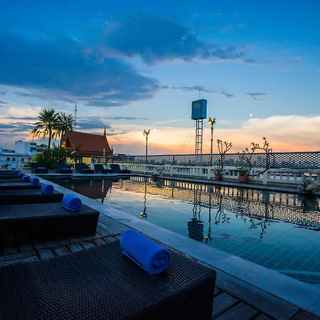 D&D Inn Khaosan-2