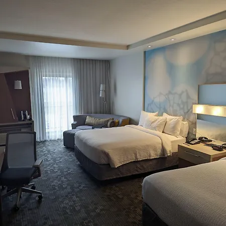 Courtyard By Marriott Holland Downtown-2