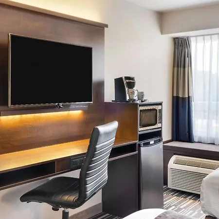 Microtel Inn & Suites By Wyndham Mont Tremblant-2