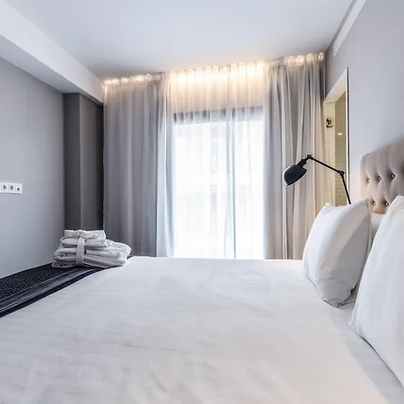 Terreno Suites-3