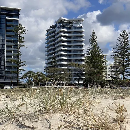 X Kirra Apartments-2