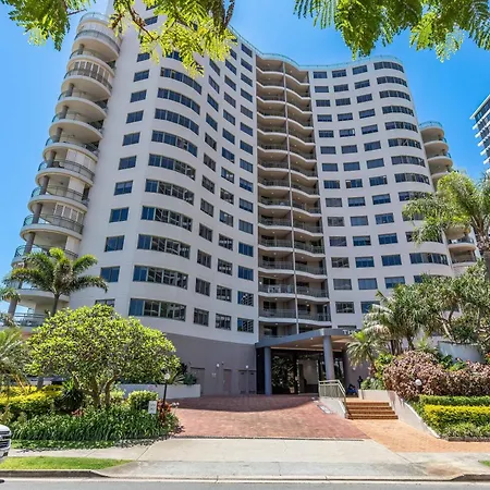 The Meriton Apartments On Main Beach-2