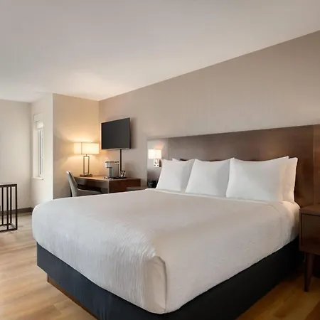 La Quinta Inn By Wyndham Vancouver Airport-2