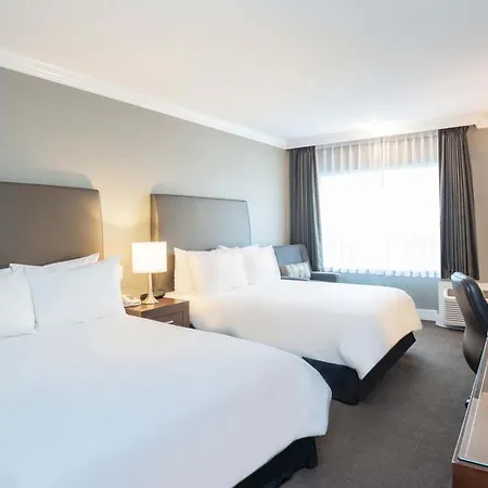 Sandman Hotel & Suites Vancouver Airport-3