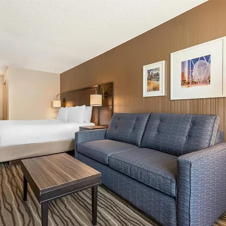 Best Western Plus Calgary Centre Inn-3