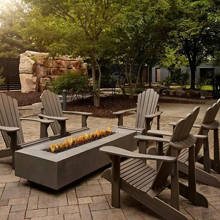 Courtyard By Marriott Hamilton-2
