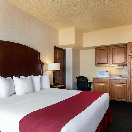 Shoreline Inn & Conference Center, An Ascend Collection Hotel-3