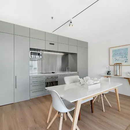 Ultiqa Air On Broadbeach-3