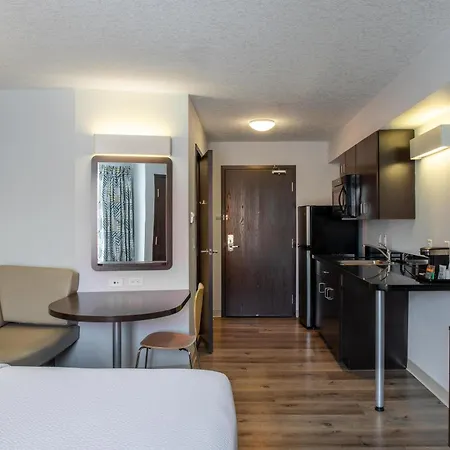 Motel 6 Airdrie-3