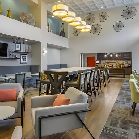 Hampton Inn & Suites Edmonton/West-3