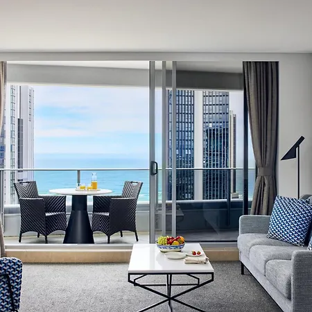 Meriton Suites Broadbeach-3