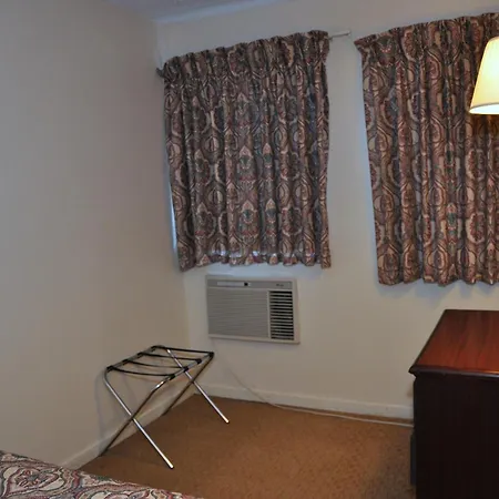 Merrimac Inn And Suite-3