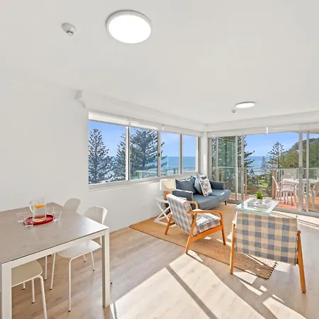 Pacific Regis Beachfront Holiday Apartments-3