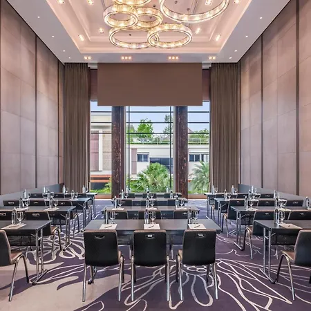 Hilton Bangkok Suvarnabhumi Golf Resort & Spa-2