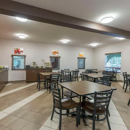 Quality Inn Airport-3