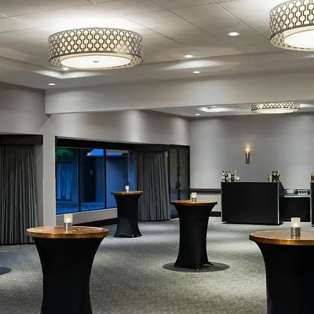 Sheraton Vancouver Airport Hotel-2