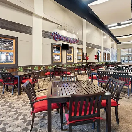 Canad Inns Destination Center Grand Forks-3