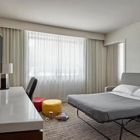 Calgary Airport Marriott In-Terminal Hotel-2