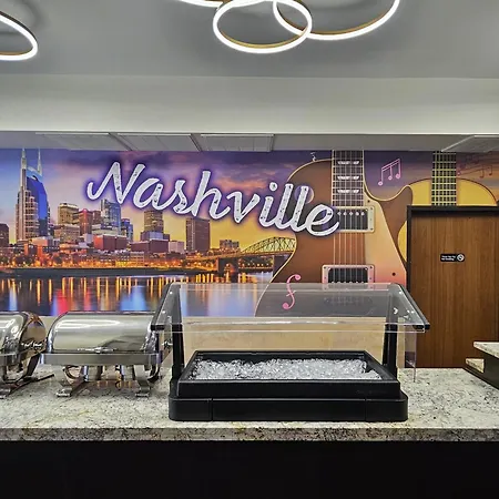 Club Hotel Nashville Inn & Suites-3