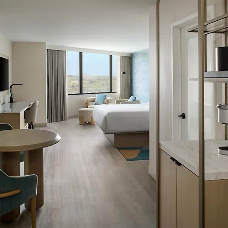 Toronto Airport Marriott Hotel-2