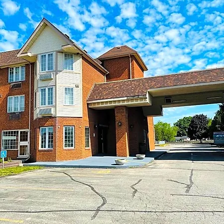 Travelodge By Wyndham Niagara Falls Lundys Lane-3